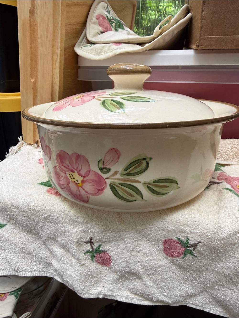 Franciscan Cream Floral Covered Casserole with Pink Flowers and Green Leaves